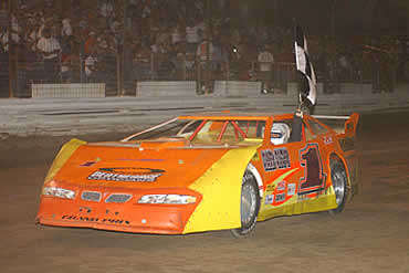 Johnny Stokes returned to his winning ways by picking up the win the late model division (Photo by Phil Bowden)